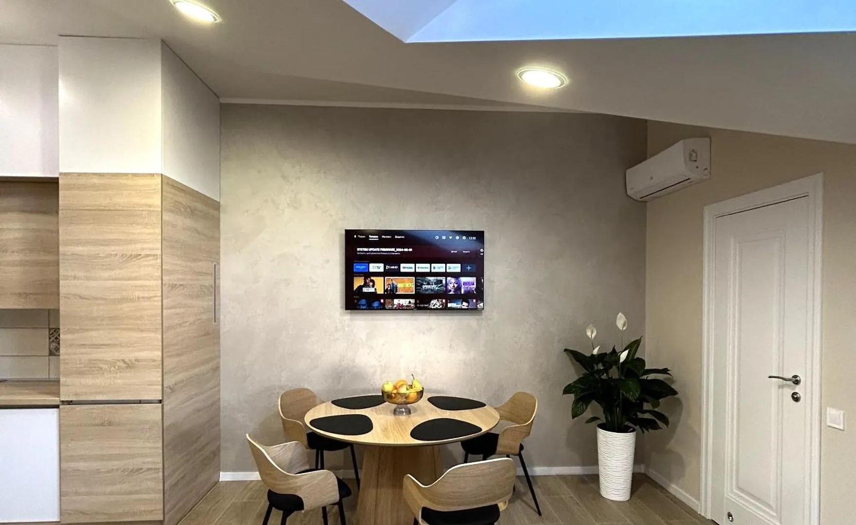 Modern Apartment In The City Center Λβιβ Ουκρανία